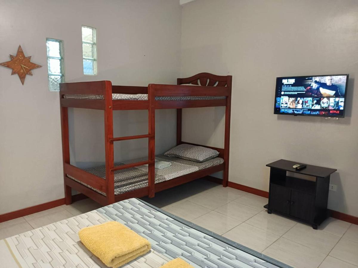 Villa Skanderbeg Guest House Puerto Princesa Buitenkant foto