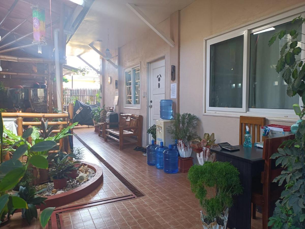 Villa Skanderbeg Guest House Puerto Princesa Buitenkant foto