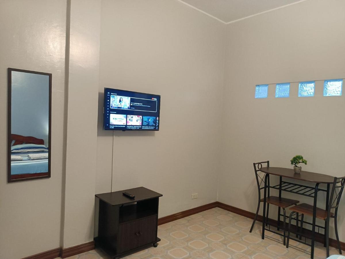Villa Skanderbeg Guest House Puerto Princesa Buitenkant foto