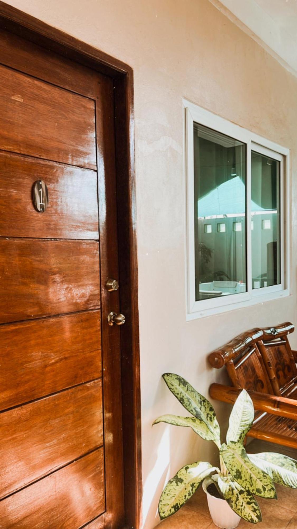 Villa Skanderbeg Guest House Puerto Princesa Buitenkant foto