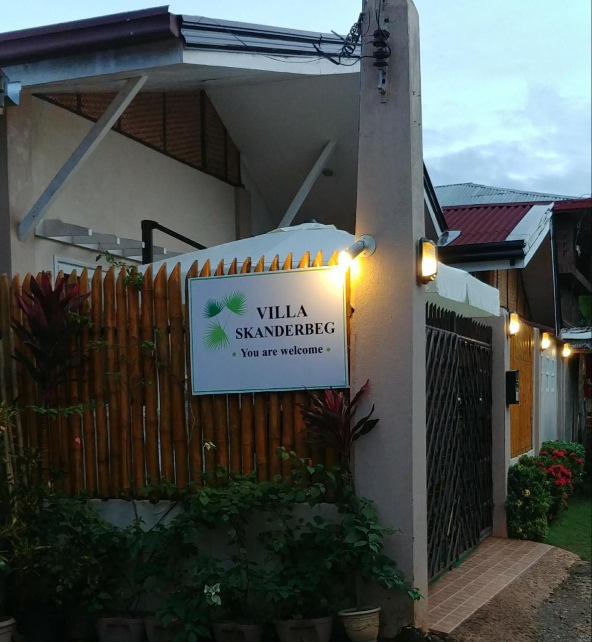 Villa Skanderbeg Guest House Puerto Princesa Buitenkant foto