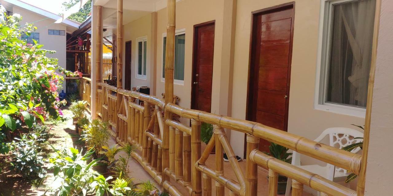 Villa Skanderbeg Guest House Puerto Princesa Buitenkant foto