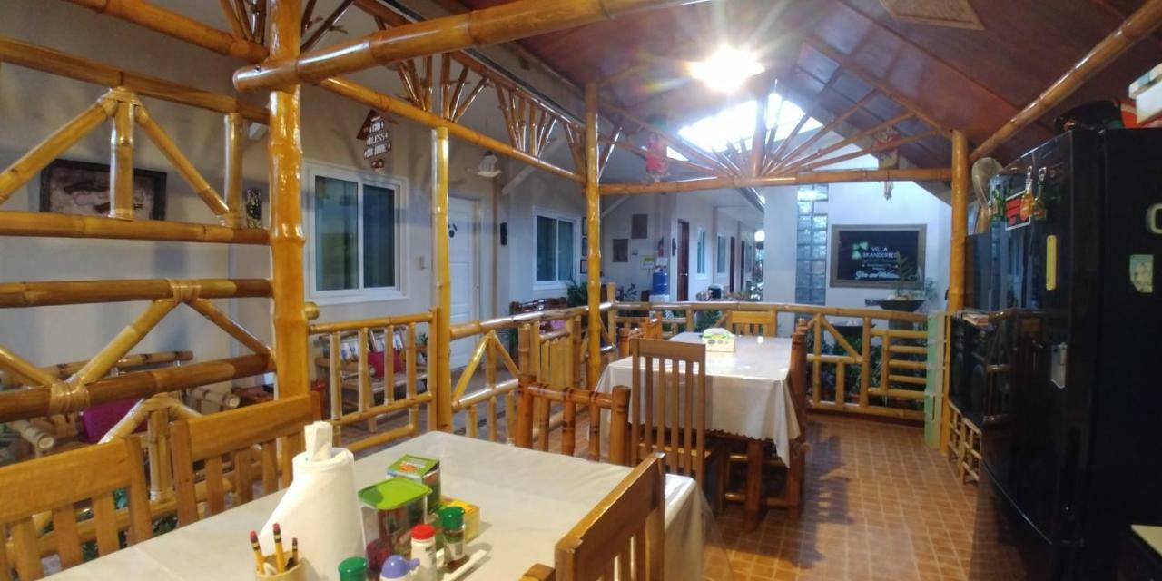 Villa Skanderbeg Guest House Puerto Princesa Buitenkant foto